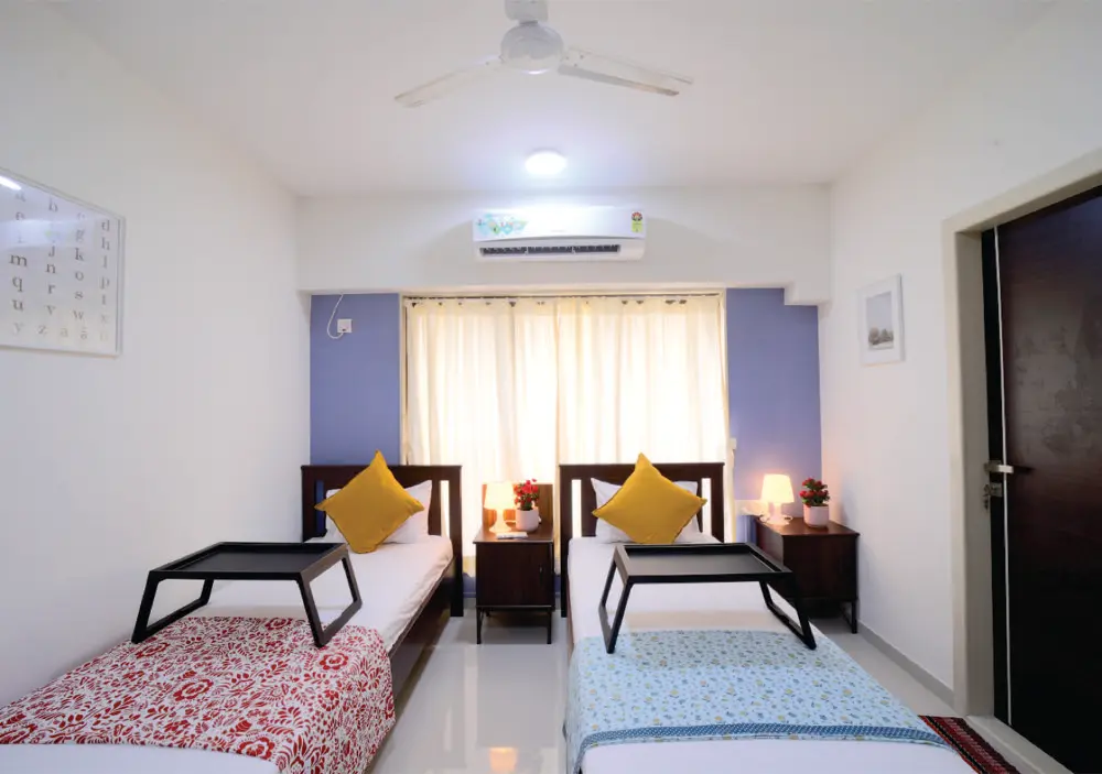 Twin bedroom at Monisha